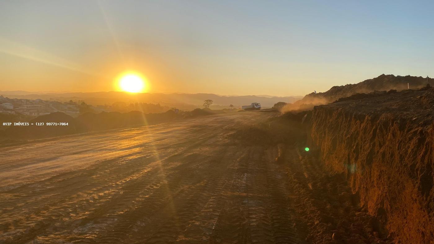 Terreno, 140 m² - Foto 2