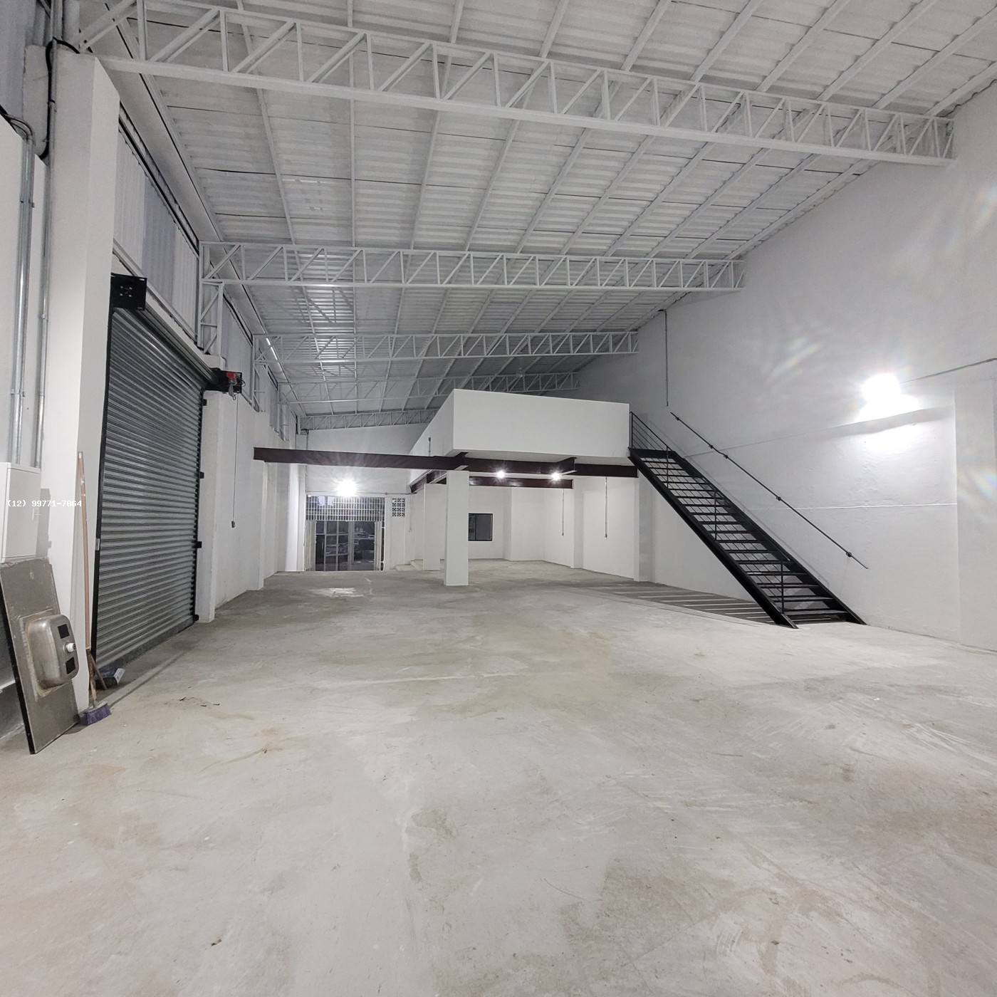 Depósito-Galpão, 300 m² - Foto 1